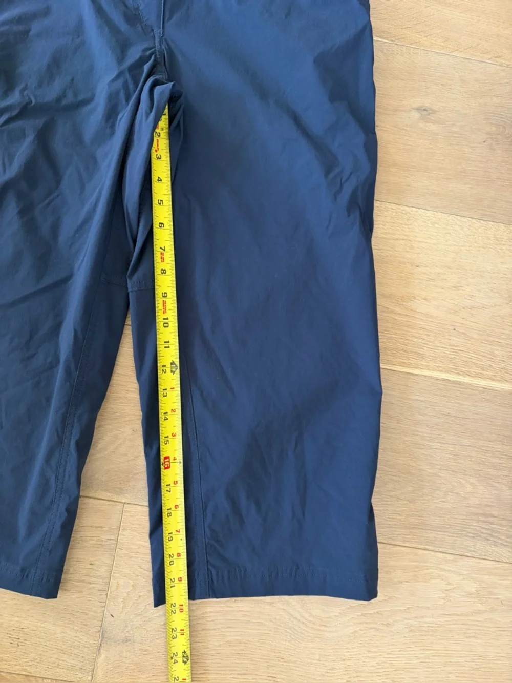 LL Bean navy Women's Water-Repellent Comfort Trail Hiking Crop Pants - size 13 - Picture 6 of 8